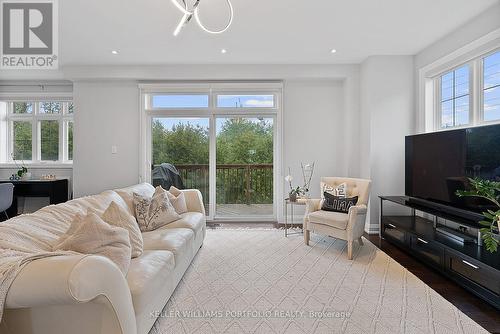 2016 Deerview Common, Oakville, ON - Indoor Photo Showing Living Room