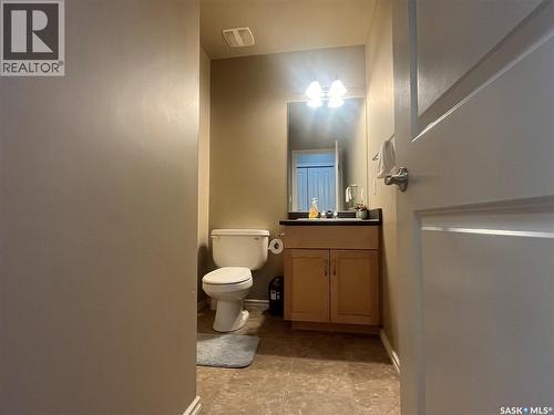 207 303 Slimmon Place, Saskatoon, SK - Indoor Photo Showing Bathroom