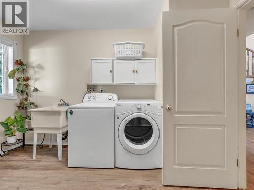 3257 Juniper Drive, Naramata, BC - Indoor Photo Showing Laundry Room