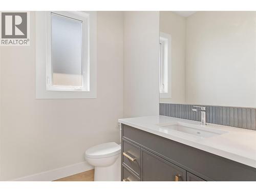 258 Summer Wood Drive, Kelowna, BC - Indoor Photo Showing Bathroom