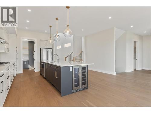 258 Summer Wood Drive, Kelowna, BC - Indoor Photo Showing Kitchen With Upgraded Kitchen