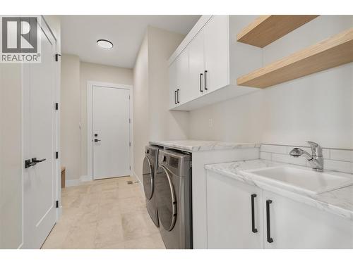 258 Summer Wood Drive, Kelowna, BC - Indoor Photo Showing Laundry Room