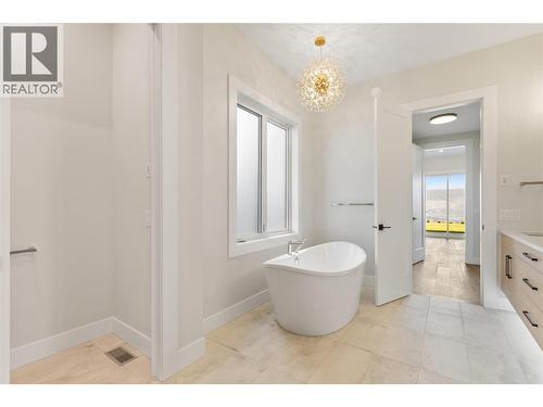 258 Summer Wood Drive, Kelowna, BC - Indoor Photo Showing Bathroom