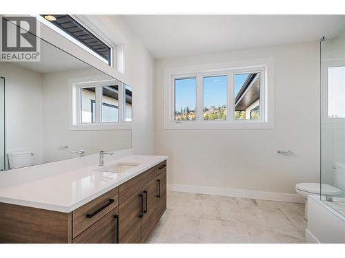 258 Summer Wood Drive, Kelowna, BC - Indoor Photo Showing Bathroom
