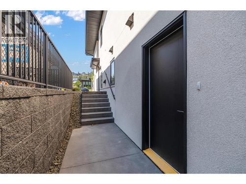 258 Summer Wood Drive, Kelowna, BC - Outdoor
