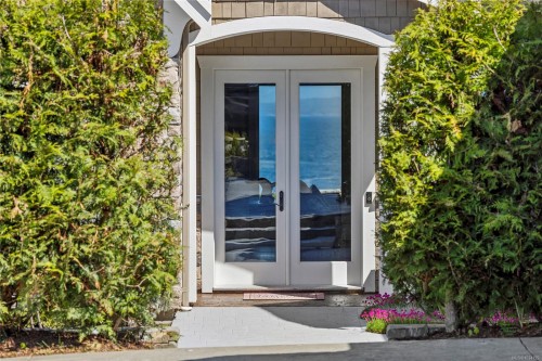863 Cavin Rd, French Creek, BC 