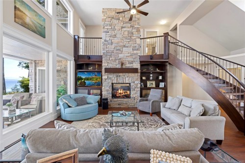 863 Cavin Rd, French Creek, BC 
