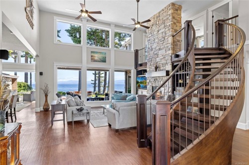 863 Cavin Rd, French Creek, BC 