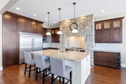 863 Cavin Rd, French Creek, BC 