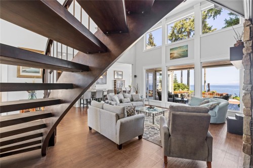 863 Cavin Rd, French Creek, BC 