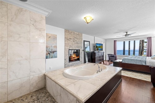 863 Cavin Rd, French Creek, BC 