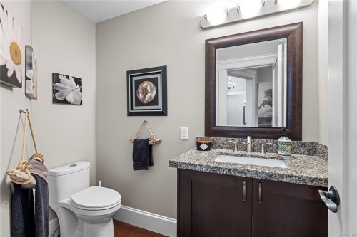 863 Cavin Rd, French Creek, BC 