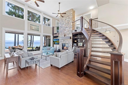 863 Cavin Rd, French Creek, BC 