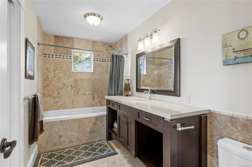 863 Cavin Rd, French Creek, BC 