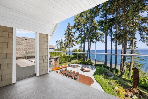 863 Cavin Rd, French Creek, BC 