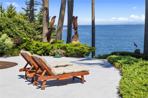 863 Cavin Rd, French Creek, BC 
