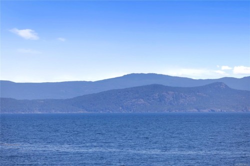 863 Cavin Rd, French Creek, BC 