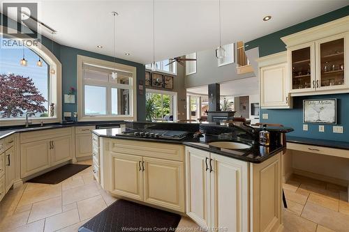 1740 Caille Avenue, Lakeshore, ON - Indoor Photo Showing Kitchen