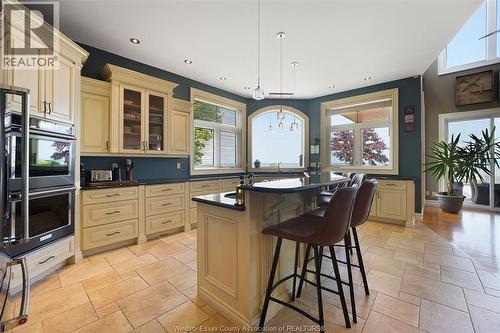 1740 Caille Avenue, Lakeshore, ON - Indoor Photo Showing Kitchen