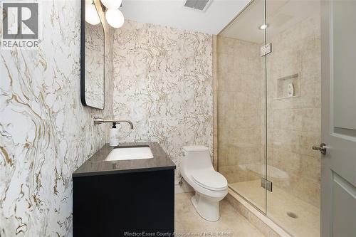 1740 Caille Avenue, Lakeshore, ON - Indoor Photo Showing Bathroom