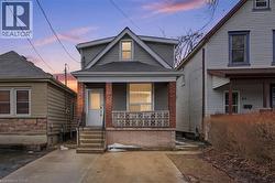 44 WHITFIELD Avenue  Hamilton, ON L8L 4B6