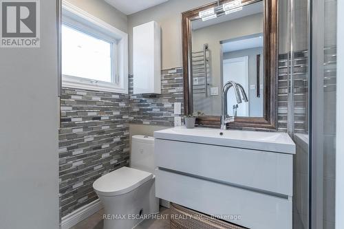 193 Pine Cove Road, Burlington, ON - Indoor Photo Showing Bathroom