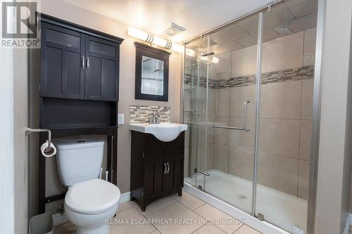 193 Pine Cove Road, Burlington, ON - Indoor Photo Showing Bathroom