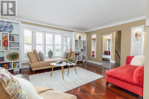 193 Pine Cove Road, Burlington, ON - Indoor Photo Showing Living Room