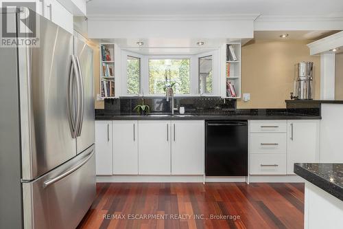 193 Pine Cove Road, Burlington, ON - Indoor Photo Showing Kitchen