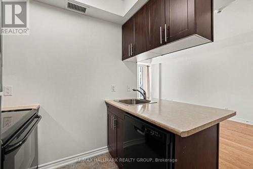 1304A - 234 Rideau Street, Ottawa, ON - Indoor Photo Showing Kitchen