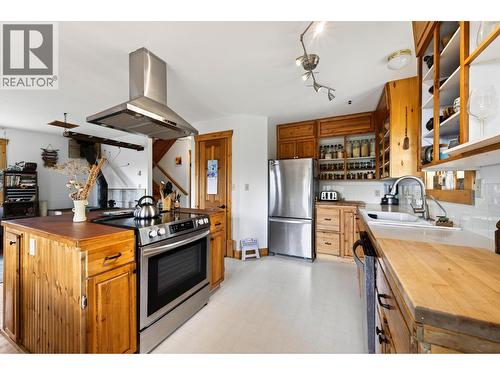 2487 Seward Rd, Golden, BC 