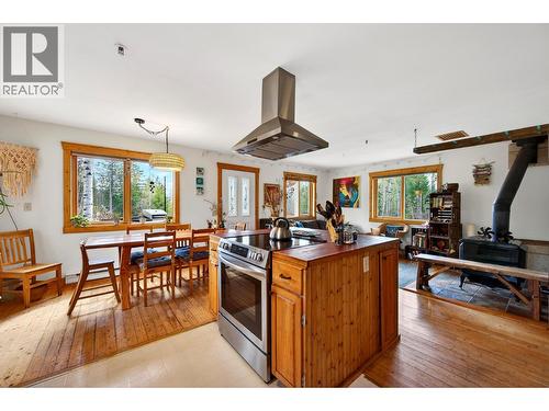 2487 Seward Rd, Golden, BC 