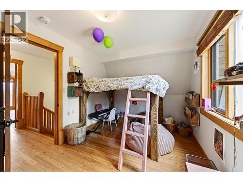 2487 Seward Rd, Golden, BC 