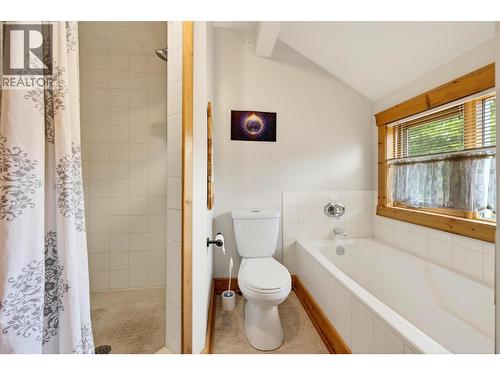 2487 Seward Rd, Golden, BC 