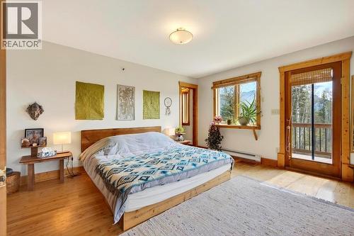 2487 Seward Rd, Golden, BC 