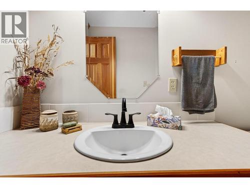 2487 Seward Rd, Golden, BC 
