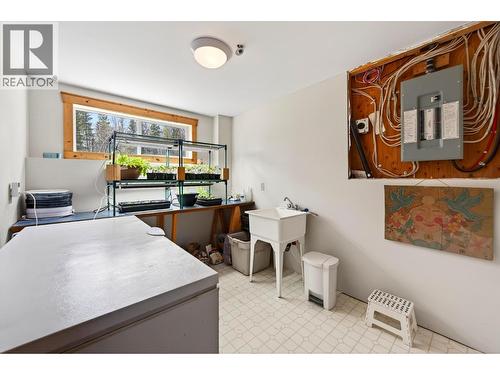 2487 Seward Rd, Golden, BC 