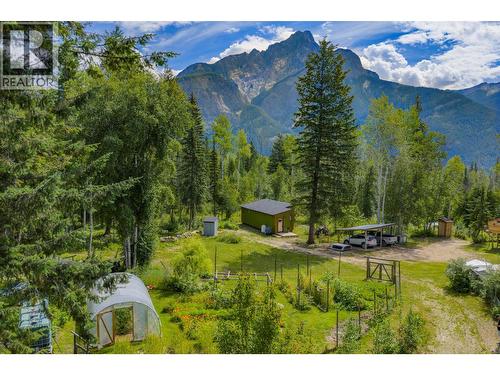 2487 Seward Rd, Golden, BC 