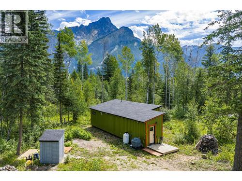 2487 Seward Rd, Golden, BC 