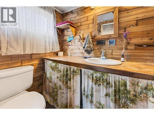 2487 Seward Rd, Golden, BC 