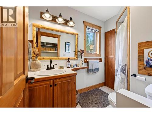 2487 Seward Rd, Golden, BC 