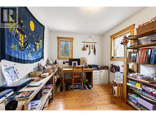 2487 Seward Rd, Golden, BC 