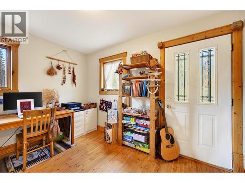 2487 Seward Rd, Golden, BC 