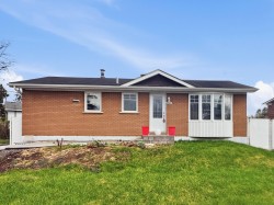 6705 Rue Rivière  Laval (Auteuil), QC H7H 1B6