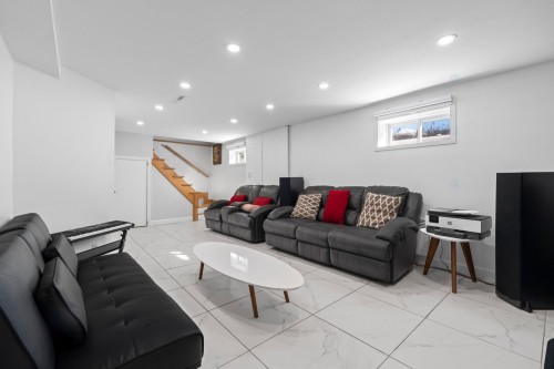Salle familiale - 6705 Rue Rivière, Laval (Auteuil), QC - Indoor