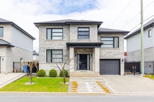 4056 Rue des Pruniers  Longueuil (Saint-Hubert), QC J3Y 0S2