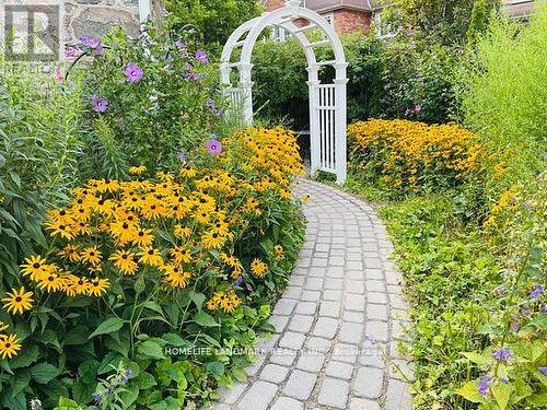 A Heavenly Garden - 2319 Wildwood Crescent, Pickering, ON - Outdoor