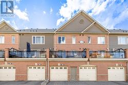 Garage at the back - 