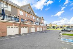 Garage at the back - 