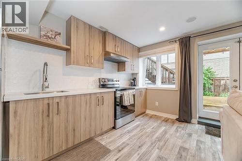 387 Gravel Ridge Trail, Kitchener, ON - Indoor Photo Showing Kitchen